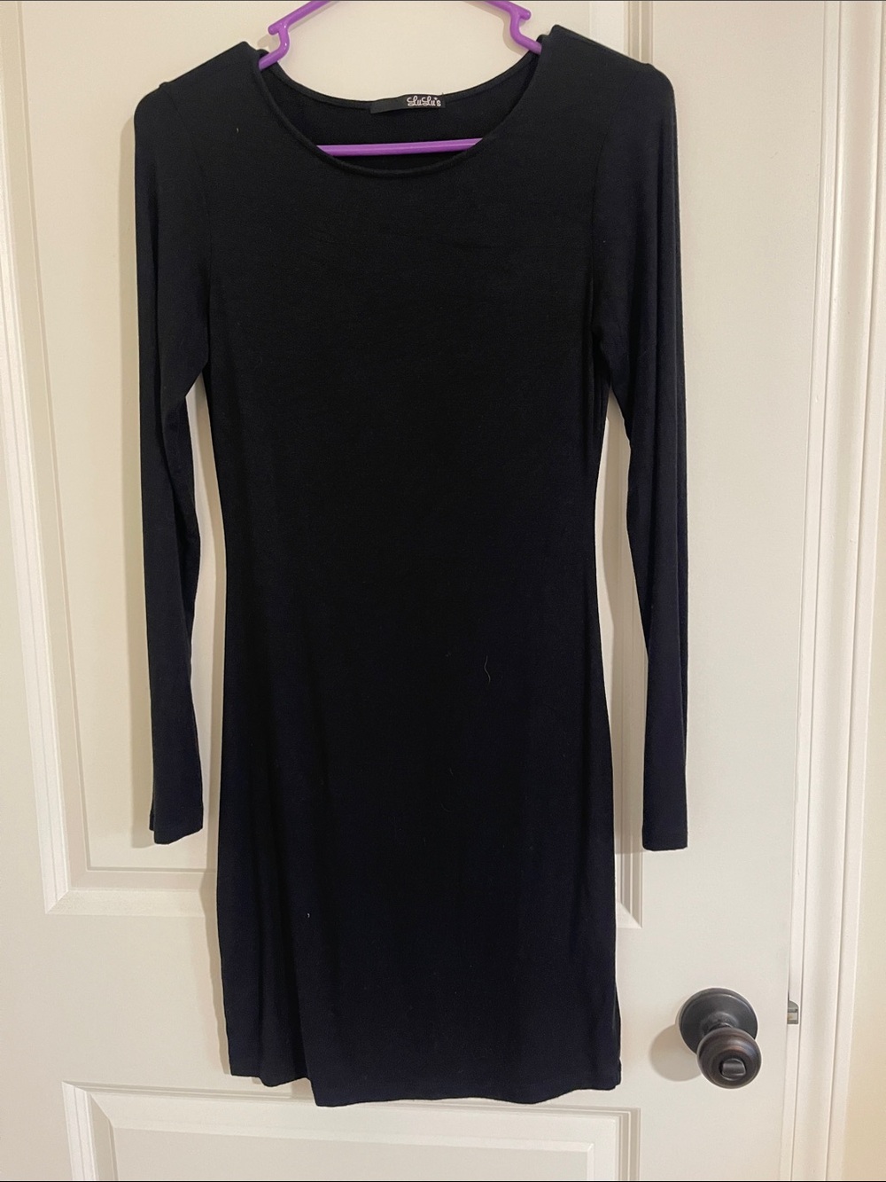 Classic Black Long-Sleeve Bodycon Dress